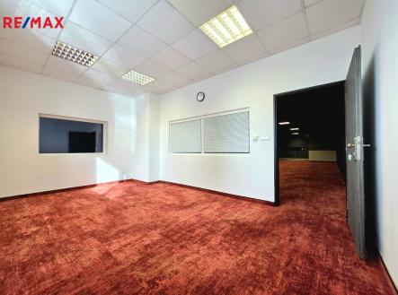 Pronájem obchodní prostor, 307 m²