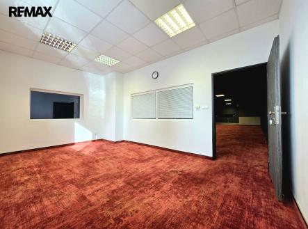 Pronájem obchodní prostor, 307 m²