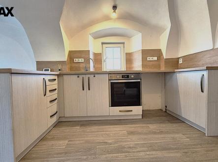 Pronájem bytu, 4+kk, 80 m²