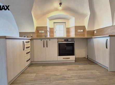 Pronájem bytu, 4+kk, 80 m²