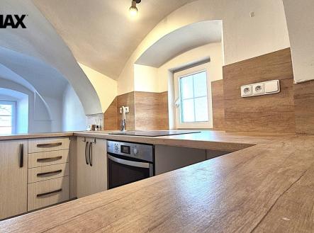 Pronájem bytu, 4+kk, 80 m²