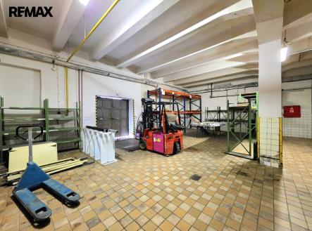 Prodej obchodní prostor, 550 m²