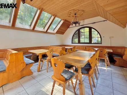 Prodej obchodní prostor, 450 m²