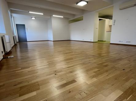 Pronájem kanceláře, 102 m²