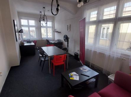 Pronájem kanceláře, 43 m²