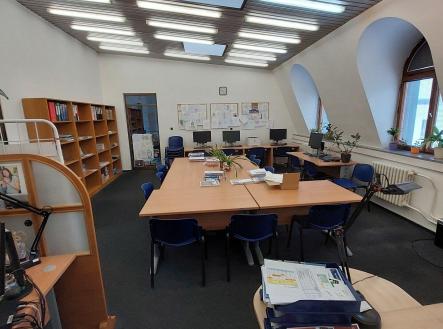 Pronájem kanceláře, 69 m²