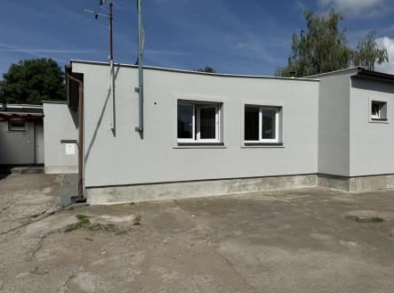 Pronájem - komerční objekt, jiný, 186 m²