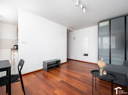 Pronájem bytu, 1+kk, 27 m²