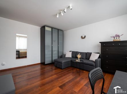 Pronájem bytu, 1+kk, 27 m²
