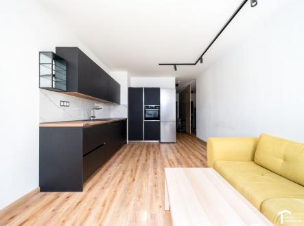 Pronájem bytu, 3+kk, 70 m²