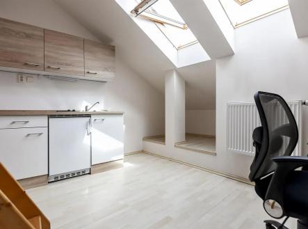 Pronájem bytu, 1+kk, 28 m²