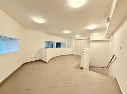 Pronájem obchodní prostor, 120 m²