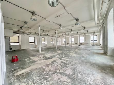 Pronájem obchodní prostor, 200 m²