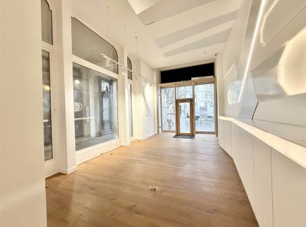 Pronájem - restaurace, 120 m²