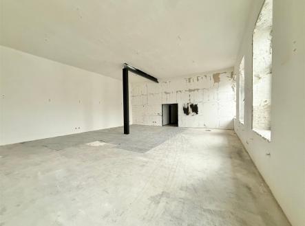 Pronájem obchodní prostor, 500 m²