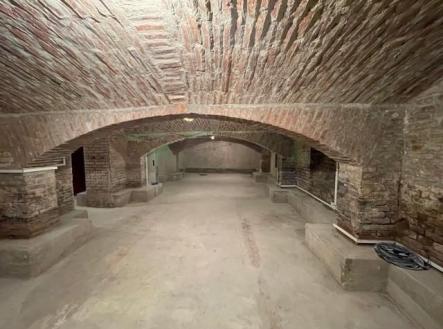 Pronájem skladovací prostor, 145 m²