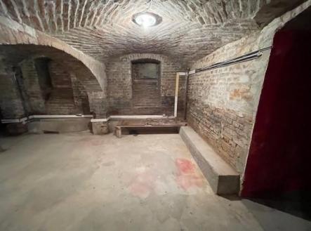 Pronájem skladovací prostor, 145 m²