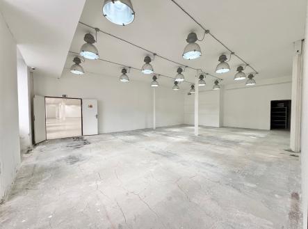 Pronájem skladovací prostor, 200 m²