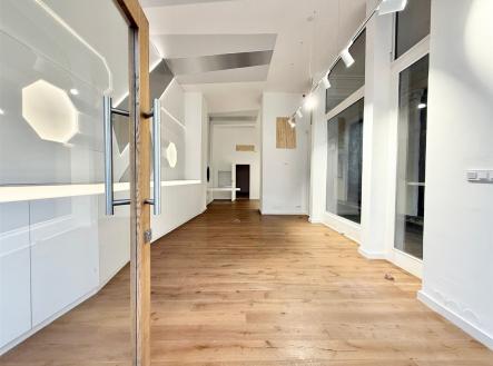 Pronájem obchodní prostor, 120 m²