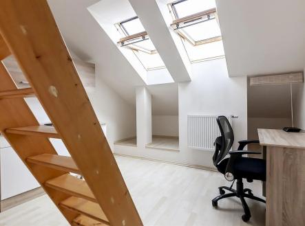 Pronájem bytu, 1+kk, 28 m²