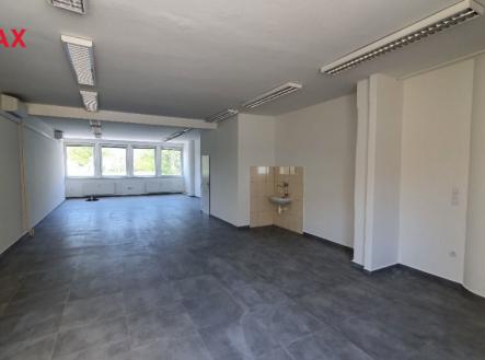 Pronájem - obchodní prostor, 90 m²