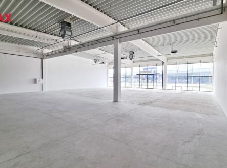 Pronájem obchodní prostor, 476 m²