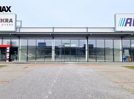Pronájem obchodní prostor, 476 m²