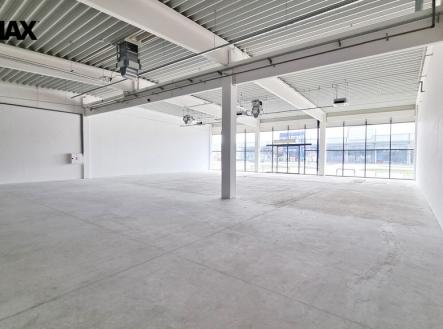 Pronájem obchodní prostory, 476 m²