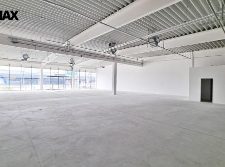 Pronájem obchodní prostory, 476 m²