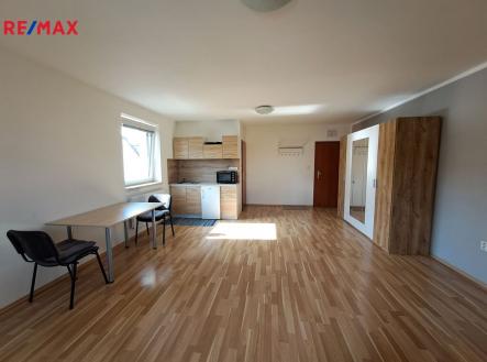 Pronájem bytu, 1+kk, 32 m²