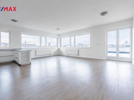 Pronájem bytu, 3+kk, 152 m²