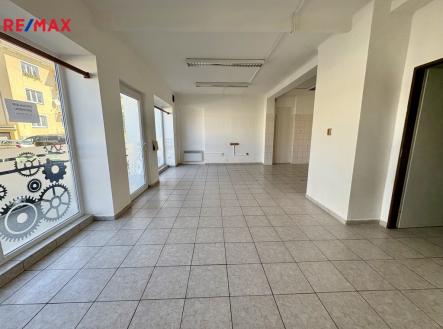 Pronájem obchodní prostor, 74 m²