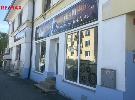 Pronájem obchodní prostor, 74 m²