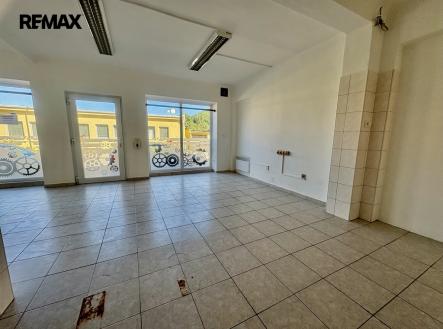 Pronájem obchodní prostor, 74 m²