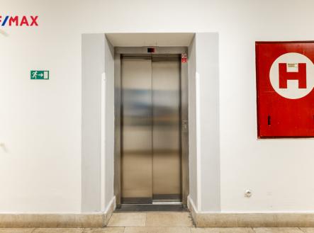 Pronájem kanceláře, 52 m²