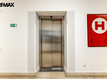 Pronájem kanceláře, 52 m²