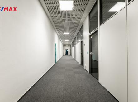 Pronájem kanceláře, 66 m²