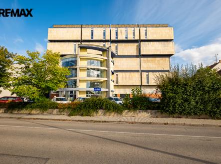 Pronájem kanceláře, 66 m²