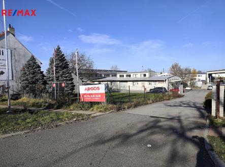 Pronájem obchodní prostor, 1 040 m²