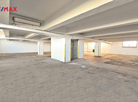 Pronájem výrobní prostor, 400 m²