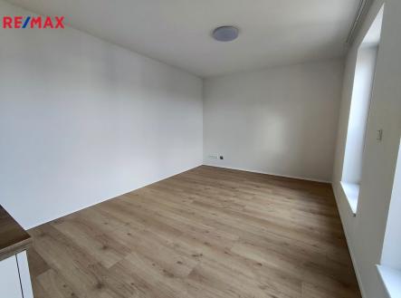 Pronájem bytu, 1+kk, 37 m²
