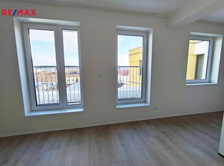 Pronájem bytu, 1+kk, 37 m²