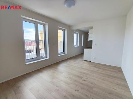 Pronájem bytu, 1+kk, 37 m²