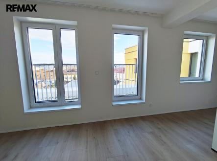 Pronájem bytu, 1+kk, 37 m²