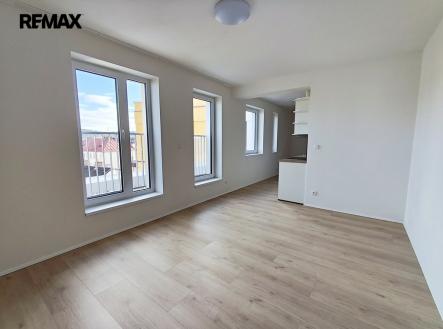 Pronájem bytu, 1+kk, 37 m²
