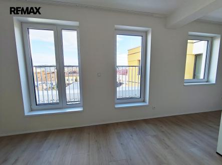 Pronájem bytu, 1+kk, 37 m²