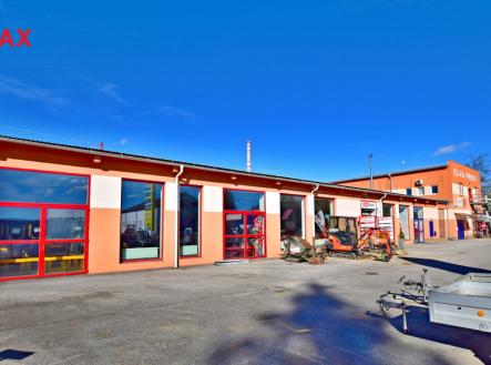 Pronájem obchodní prostor, 680 m²