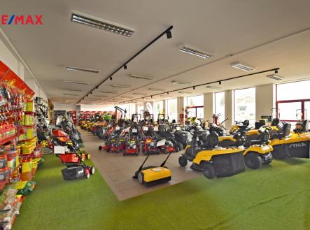 Pronájem obchodní prostor, 680 m²