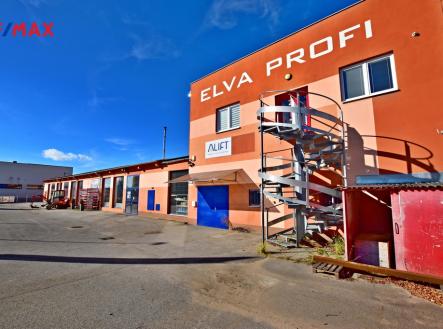 Pronájem obchodní prostor, 680 m²