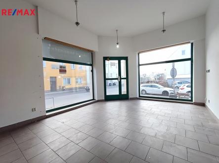 Pronájem obchodní prostor, 100 m²